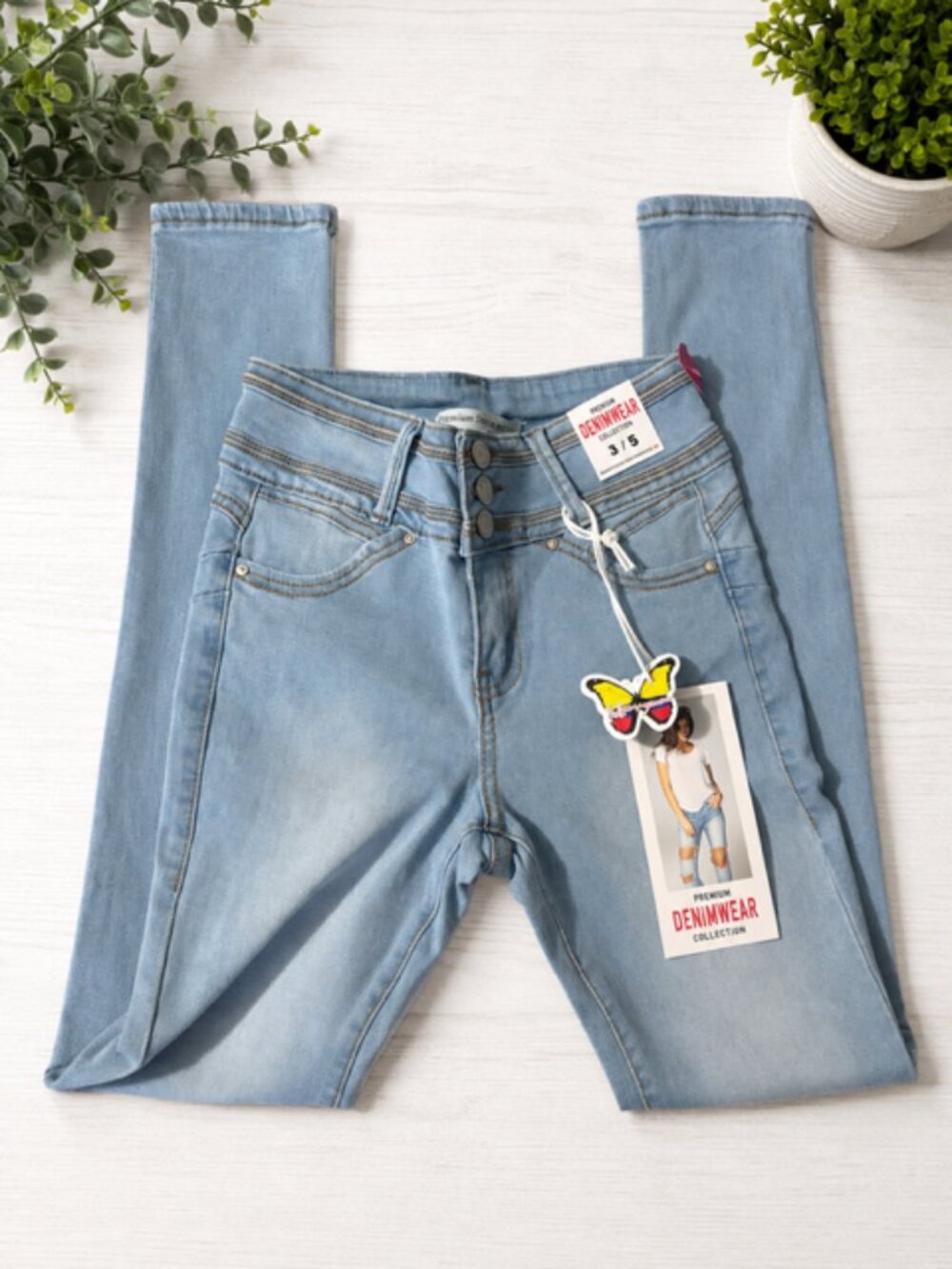 Premium Denimwear Collection Skinny Jeans – Women’s Size 3 (Small)